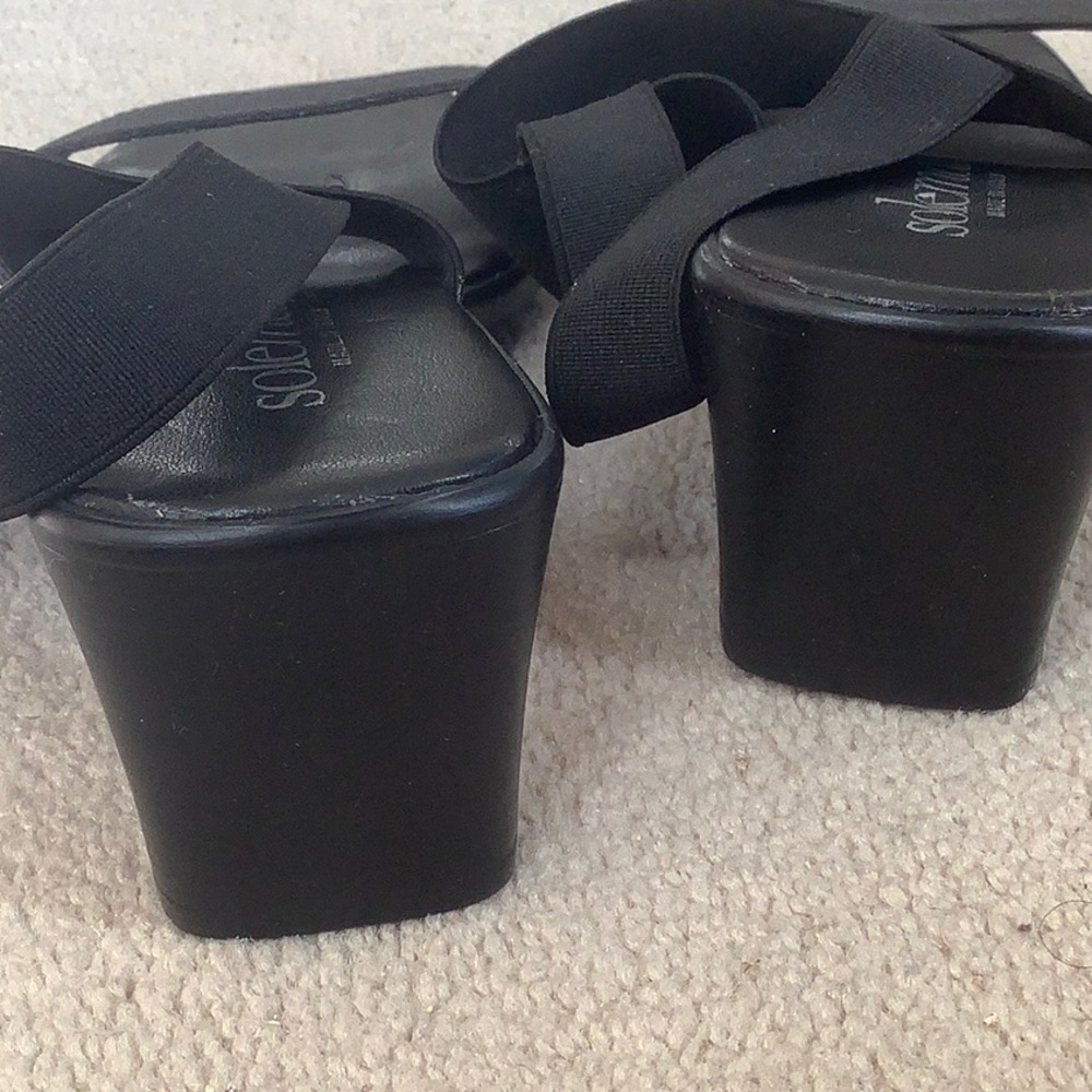 Black heels - Picture 6 of 10